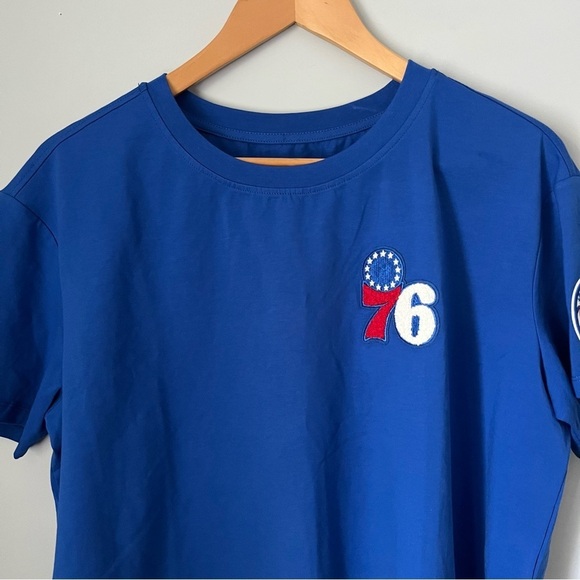 Pro Standard NBA Philadelphia 76ERS Classic Boxy Crop Tee Size Medium NWT - Picture 5 of 16